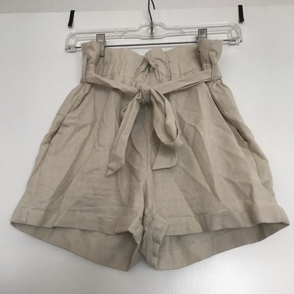 Linen highwaist paper bag shorts